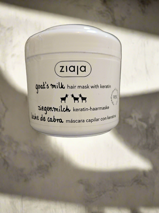 Masque au lait de chèvre et à la kératine